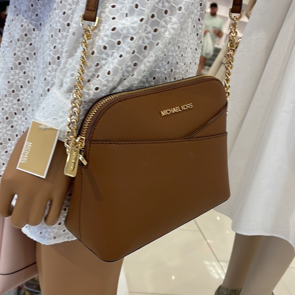 MICHAEL KORS
Jet Set Travel Medium Dome Crossbody Bag
Luggage 
NWT - Picture 11 of 16